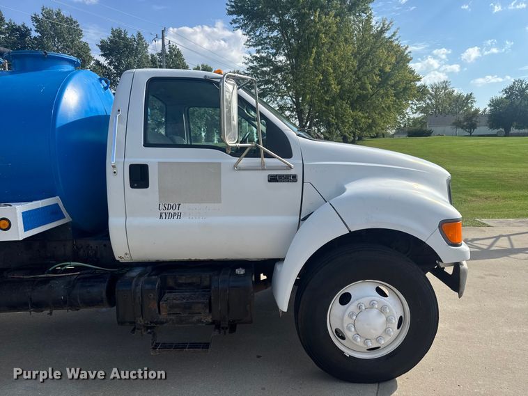 image for item EV2000 2000 Ford F650 Super Duty XL vacuum truck