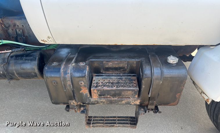 image for item EV2000 2000 Ford F650 Super Duty XL vacuum truck