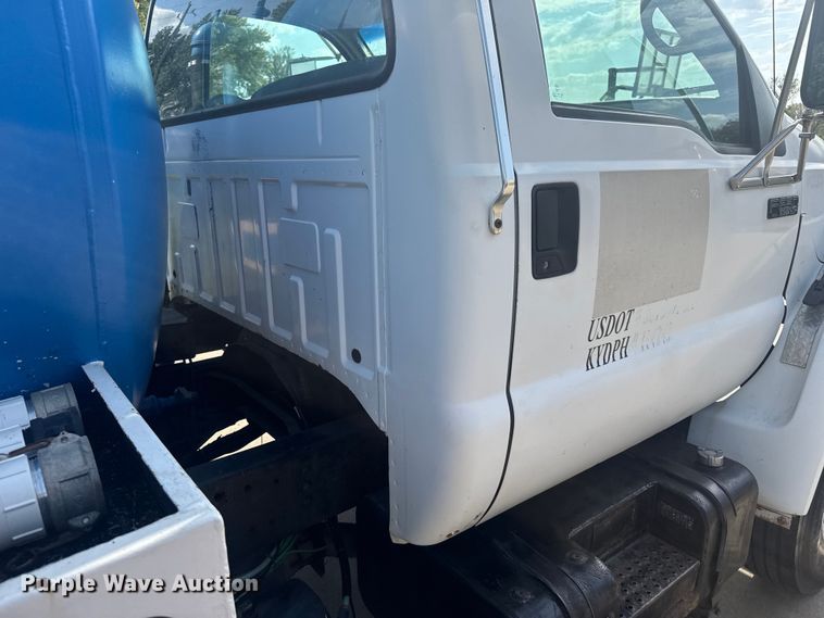 image for item EV2000 2000 Ford F650 Super Duty XL vacuum truck