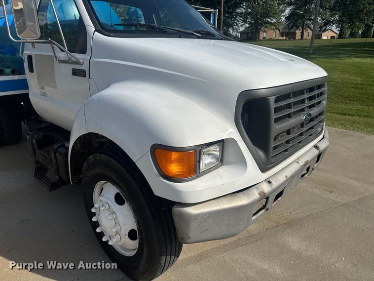 image for item EV2000 2000 Ford F650 Super Duty XL vacuum truck