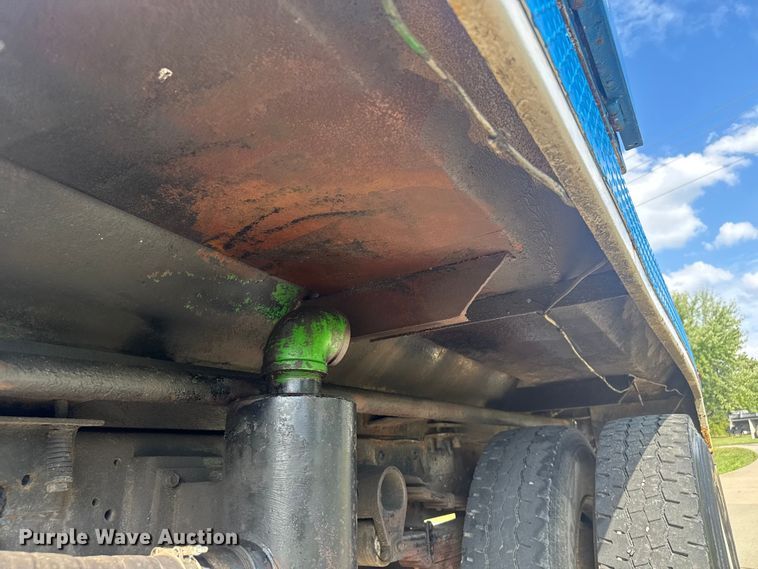 image for item EV2000 2000 Ford F650 Super Duty XL vacuum truck