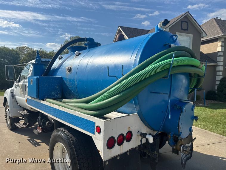 image for item EV2000 2000 Ford F650 Super Duty XL vacuum truck