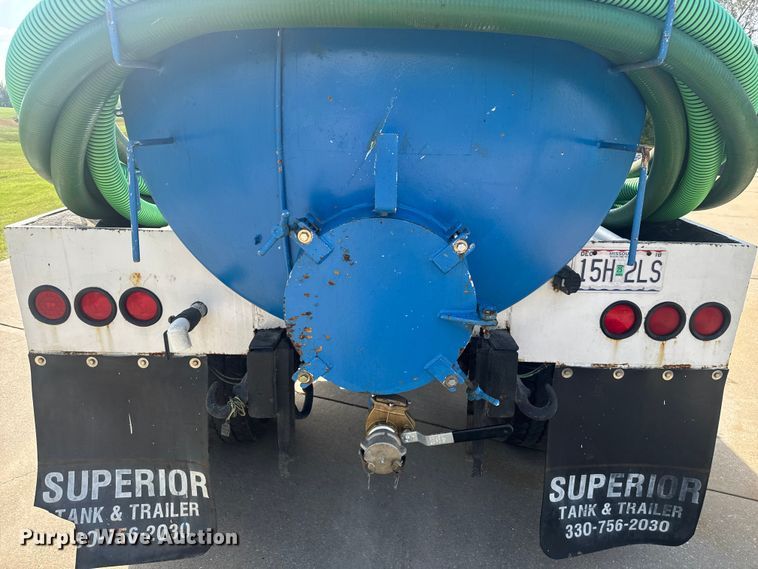 image for item EV2000 2000 Ford F650 Super Duty XL vacuum truck