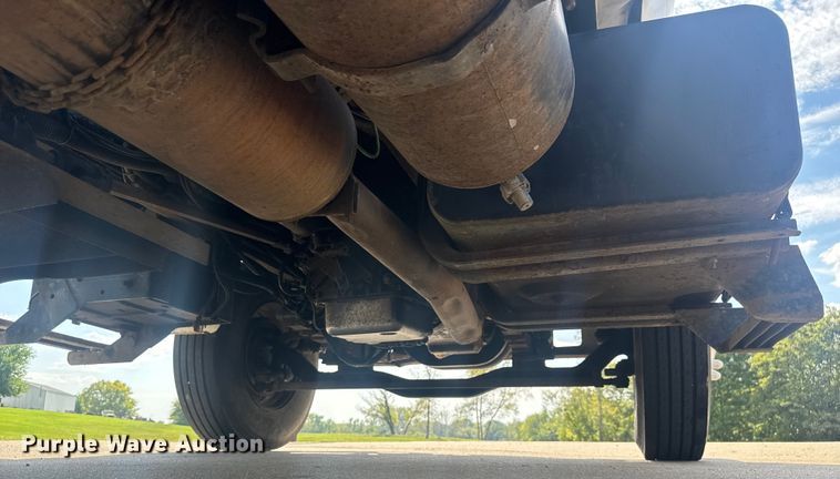 image for item EV2000 2000 Ford F650 Super Duty XL vacuum truck