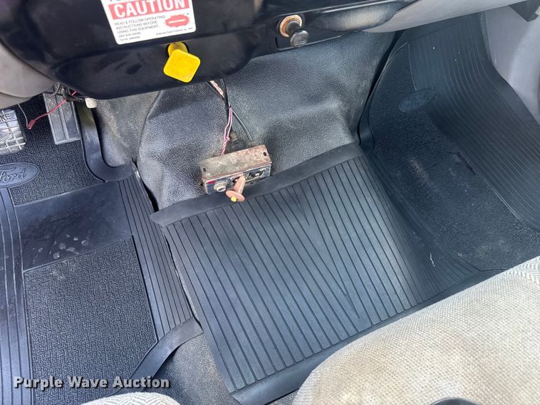 image for item EV2000 2000 Ford F650 Super Duty XL vacuum truck