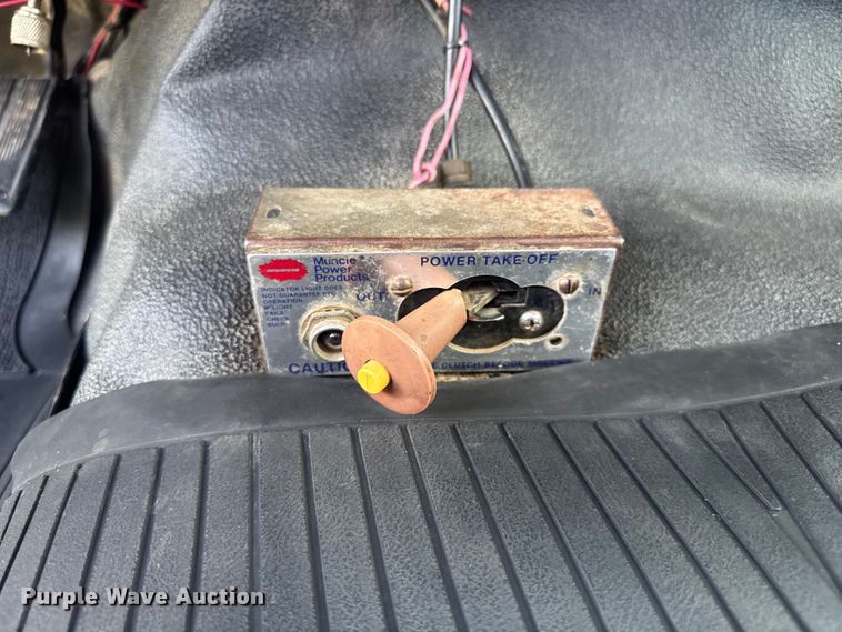 image for item EV2000 2000 Ford F650 Super Duty XL vacuum truck