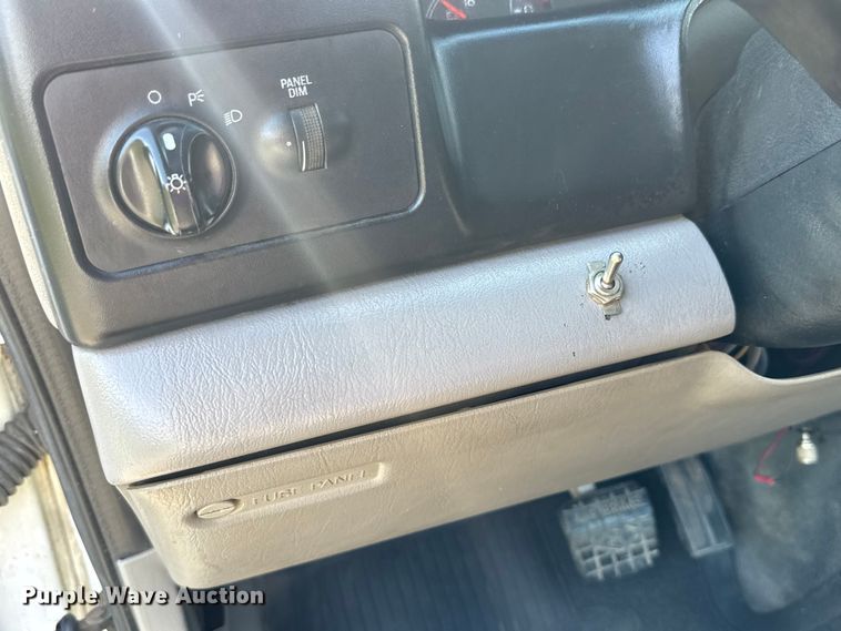 image for item EV2000 2000 Ford F650 Super Duty XL vacuum truck