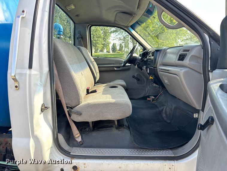 image for item EV2000 2000 Ford F650 Super Duty XL vacuum truck