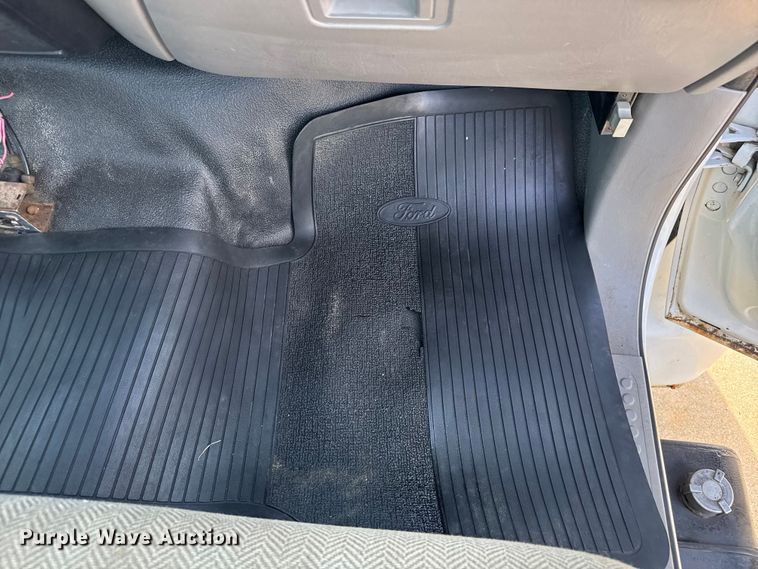 image for item EV2000 2000 Ford F650 Super Duty XL vacuum truck