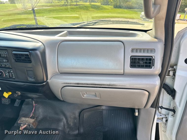 image for item EV2000 2000 Ford F650 Super Duty XL vacuum truck