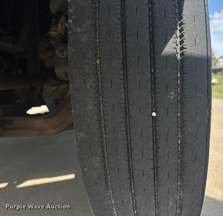 image for item EV2000 2000 Ford F650 Super Duty XL vacuum truck