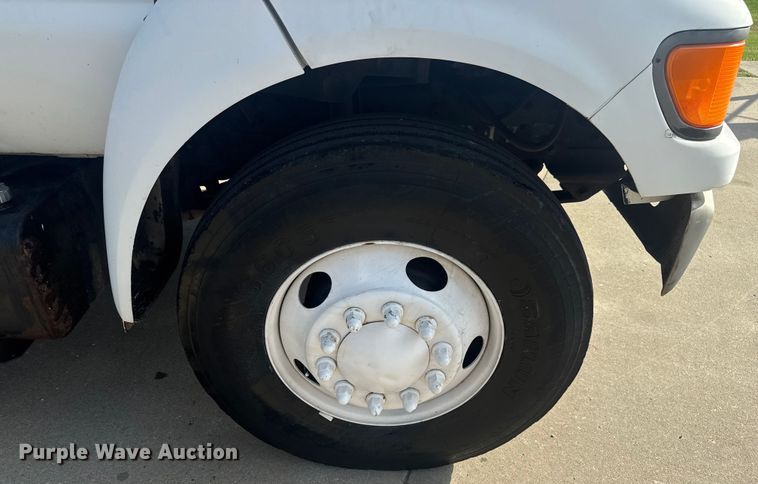 image for item EV2000 2000 Ford F650 Super Duty XL vacuum truck