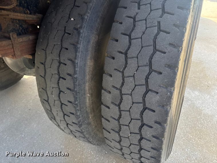 image for item EV2000 2000 Ford F650 Super Duty XL vacuum truck