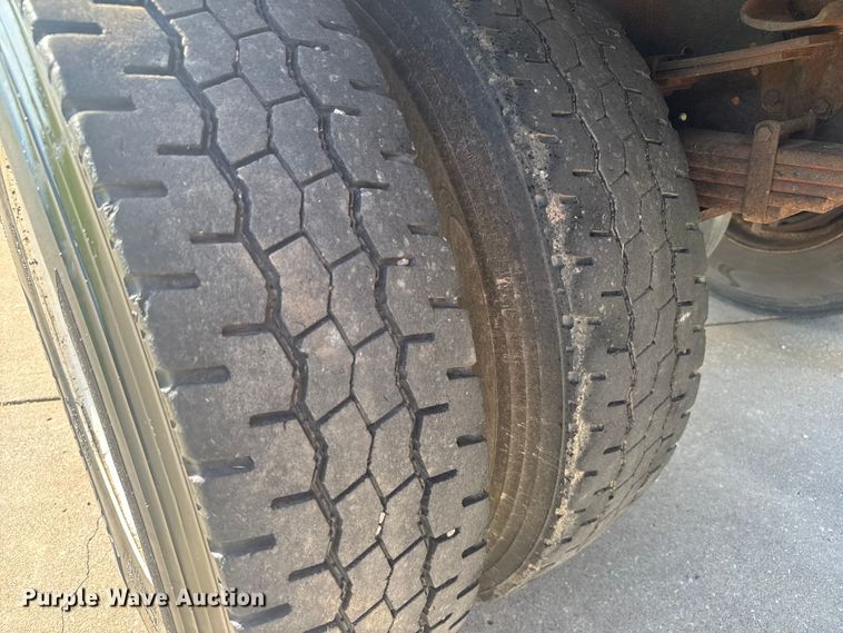 image for item EV2000 2000 Ford F650 Super Duty XL vacuum truck