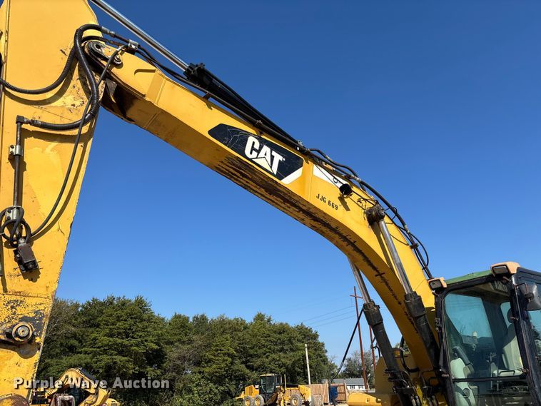 image for item EV3057 2007 Caterpillar 324D L excavator