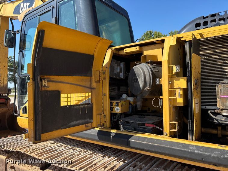 image for item EV3057 2007 Caterpillar 324D L excavator