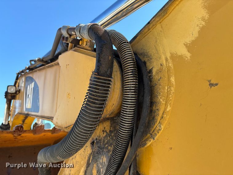 image for item EV3057 2007 Caterpillar 324D L excavator