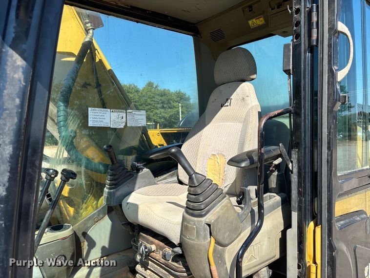 image for item EV3057 2007 Caterpillar 324D L excavator