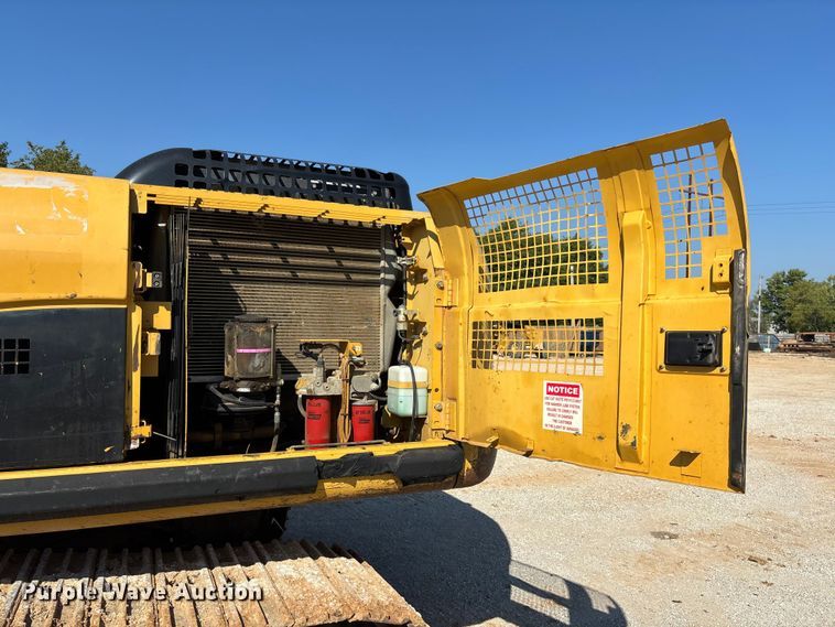 image for item EV3057 2007 Caterpillar 324D L excavator