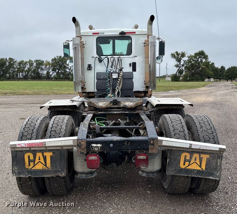 image for item EV3075 2007 International 9900i semi truck