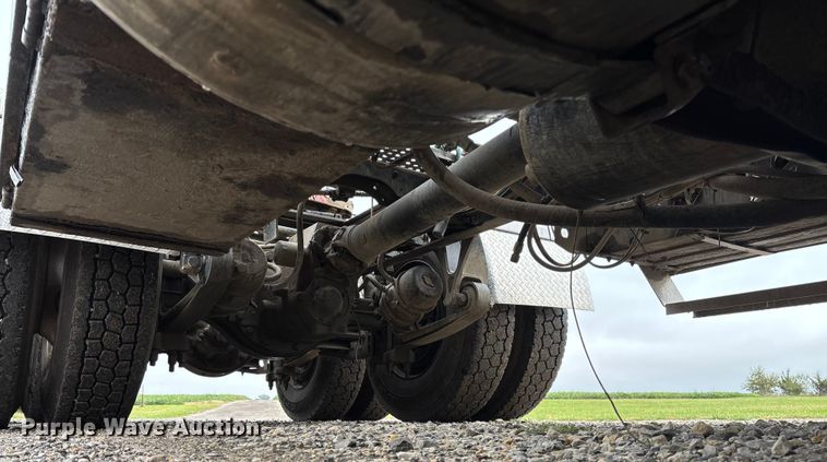 image for item EV3075 2007 International 9900i semi truck