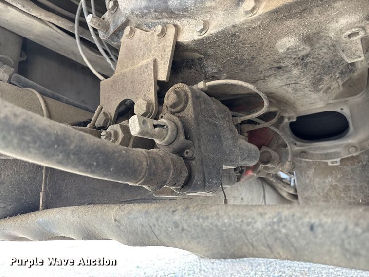 image for item EV3075 2007 International 9900i semi truck