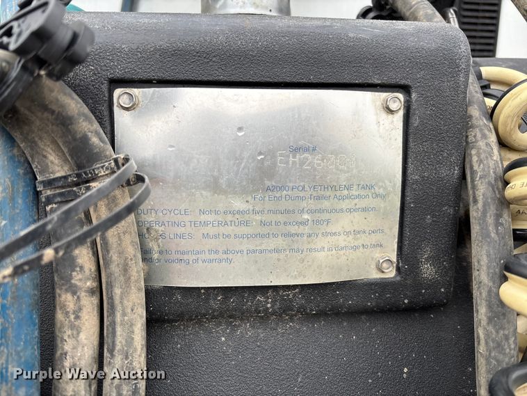 image for item EV3075 2007 International 9900i semi truck