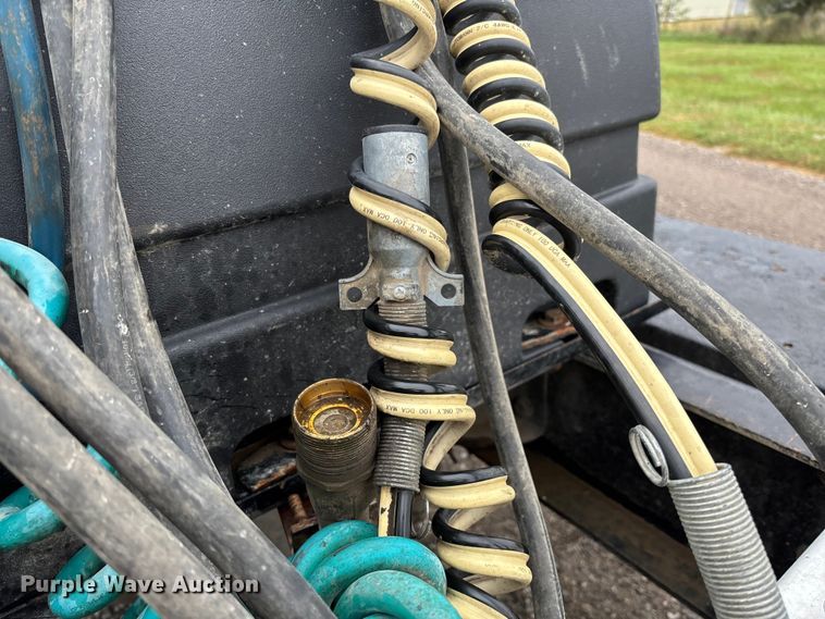 image for item EV3075 2007 International 9900i semi truck