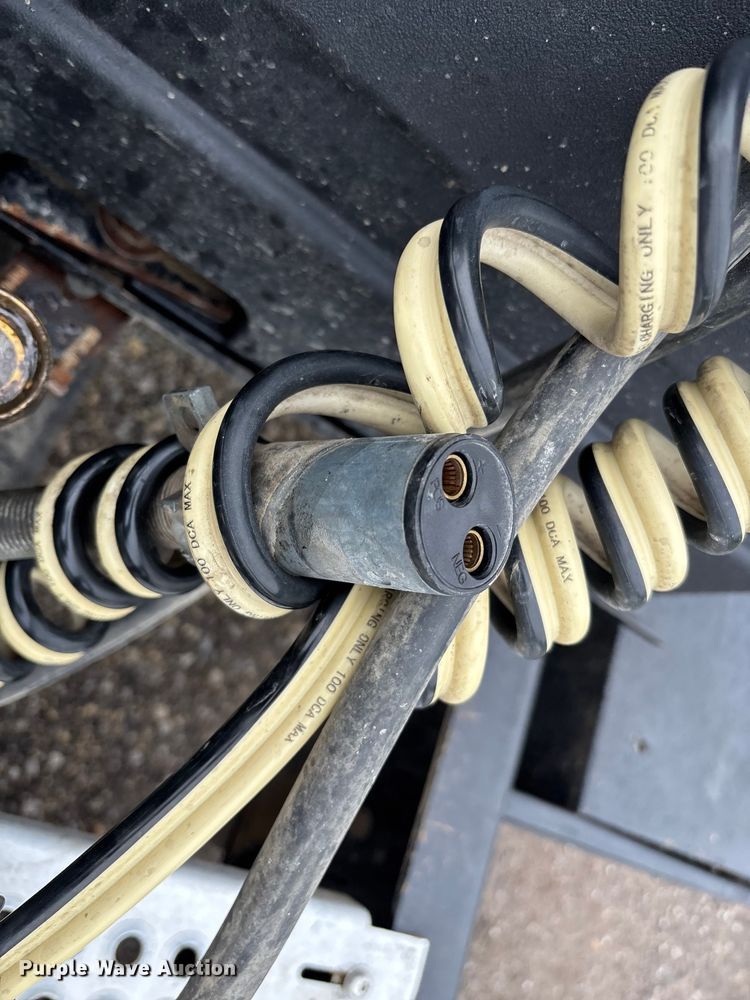 image for item EV3075 2007 International 9900i semi truck