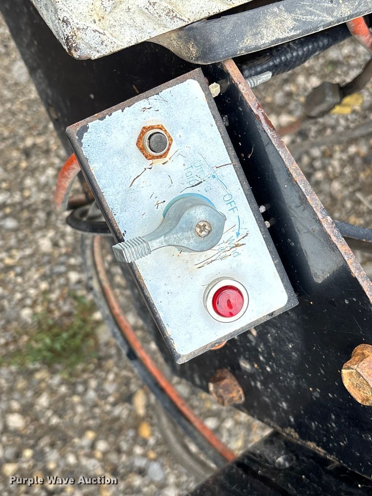 image for item EV3075 2007 International 9900i semi truck