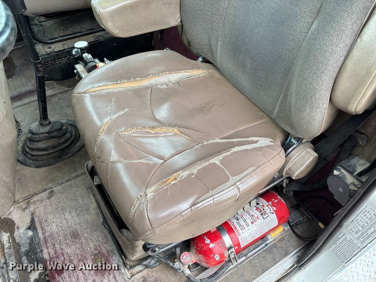 image for item EV3075 2007 International 9900i semi truck