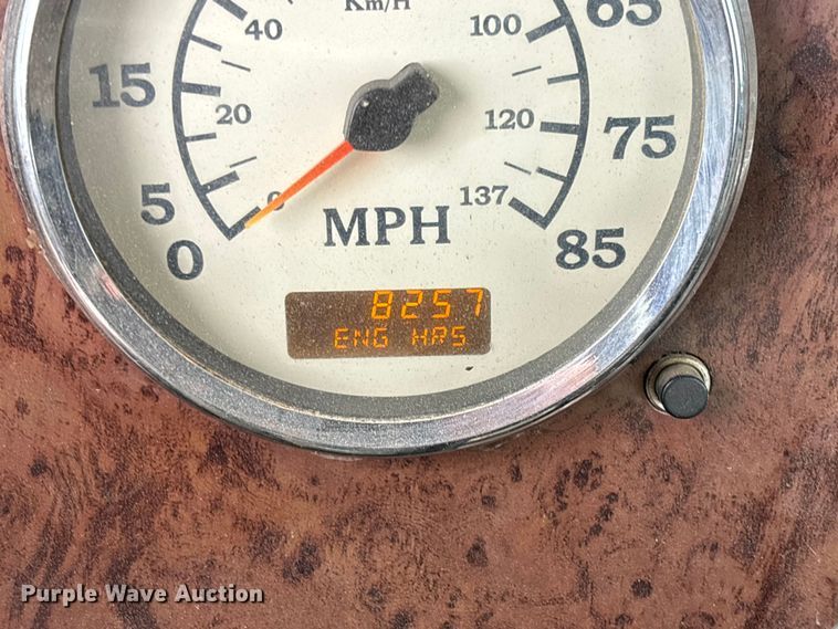 image for item EV3075 2007 International 9900i semi truck