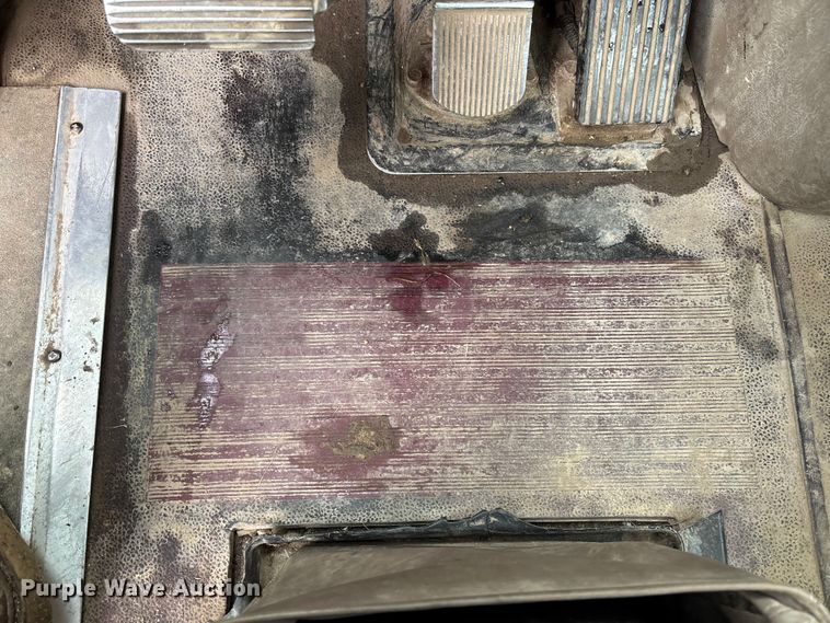 image for item EV3075 2007 International 9900i semi truck