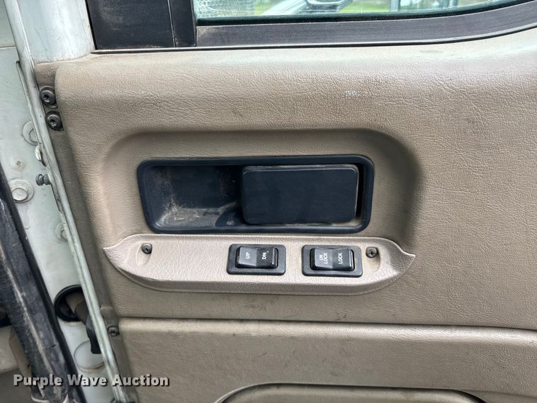 image for item EV3075 2007 International 9900i semi truck