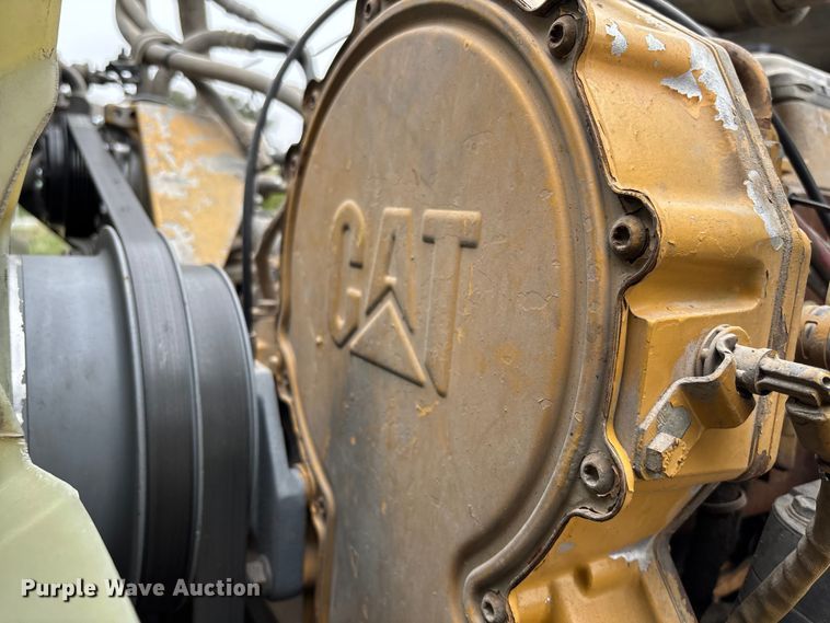 image for item EV3075 2007 International 9900i semi truck