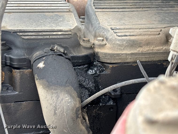 image for item EV3075 2007 International 9900i semi truck