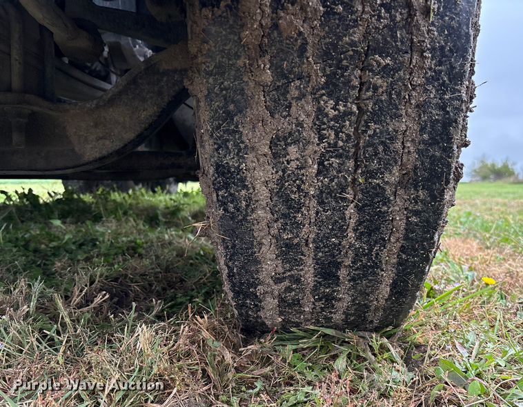 image for item EV3075 2007 International 9900i semi truck