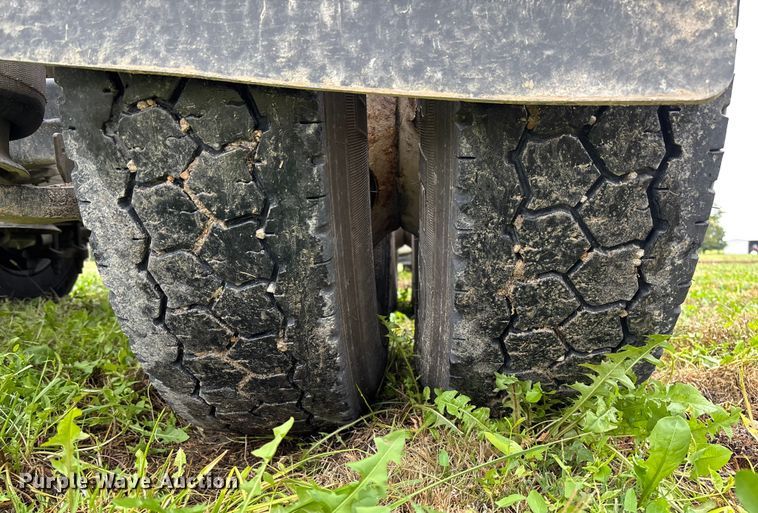 image for item EV3075 2007 International 9900i semi truck