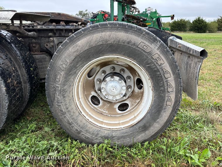 image for item EV3075 2007 International 9900i semi truck