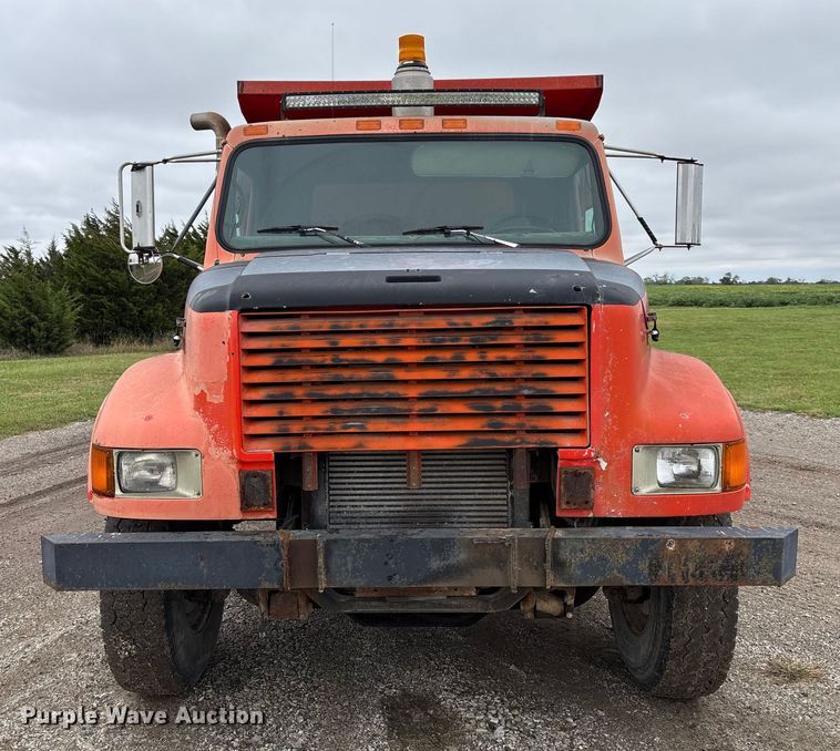 image for item EV3078 1991 International 4900 dump truck