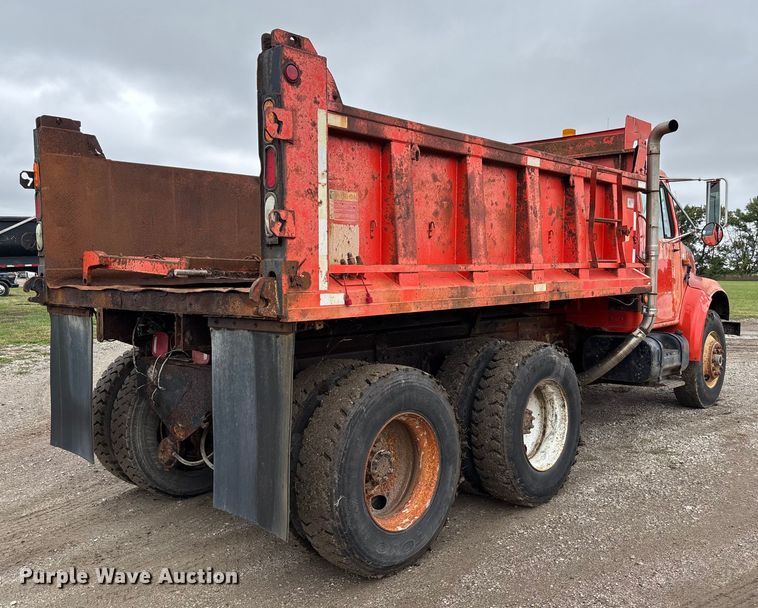 image for item EV3078 1991 International 4900 dump truck