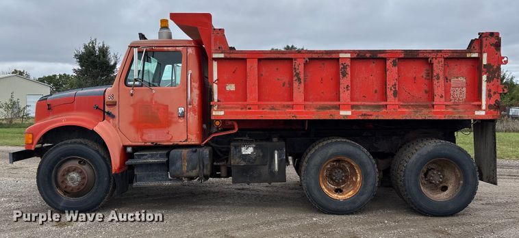 image for item EV3078 1991 International 4900 dump truck