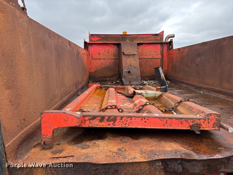 image for item EV3078 1991 International 4900 dump truck