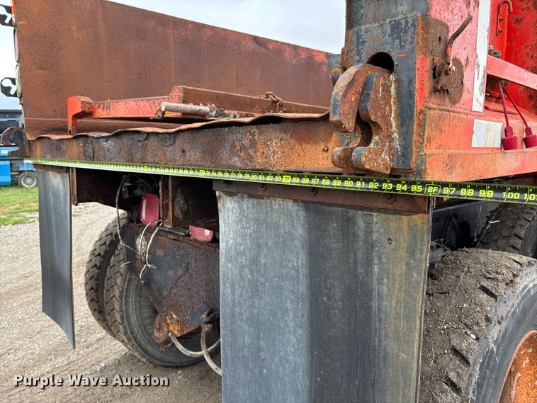 image for item EV3078 1991 International 4900 dump truck