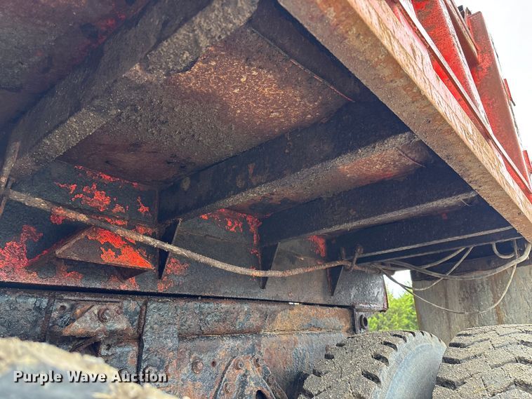 image for item EV3078 1991 International 4900 dump truck