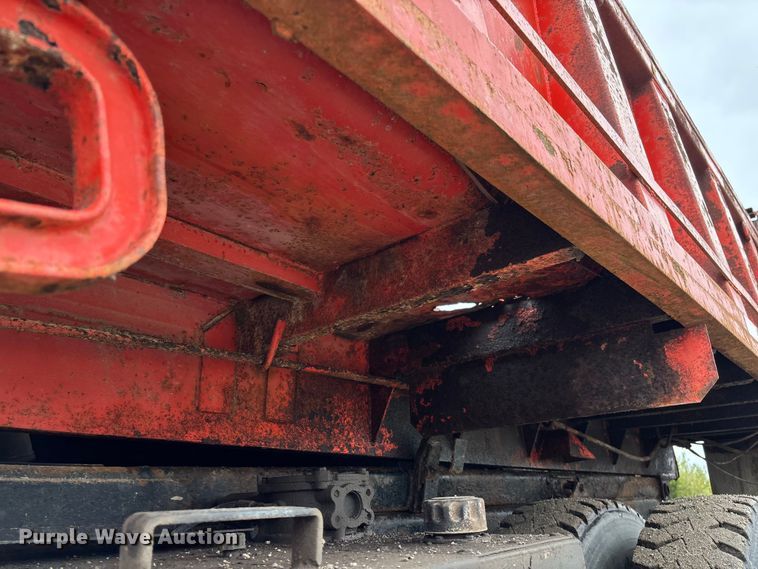 image for item EV3078 1991 International 4900 dump truck