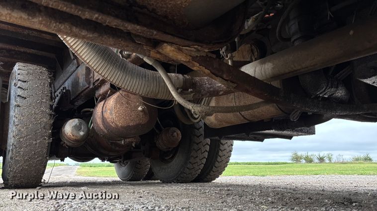 image for item EV3078 1991 International 4900 dump truck