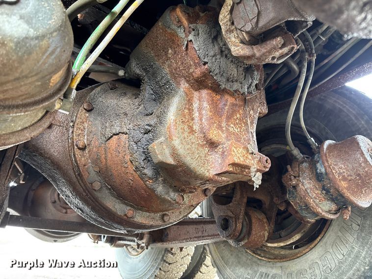 image for item EV3078 1991 International 4900 dump truck