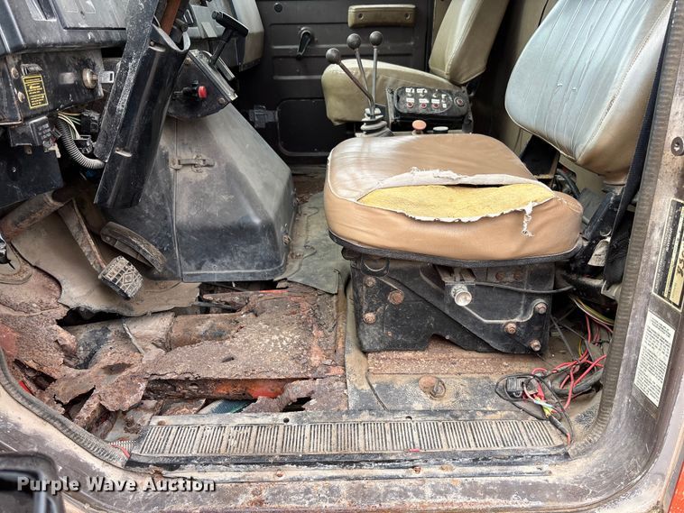 image for item EV3078 1991 International 4900 dump truck