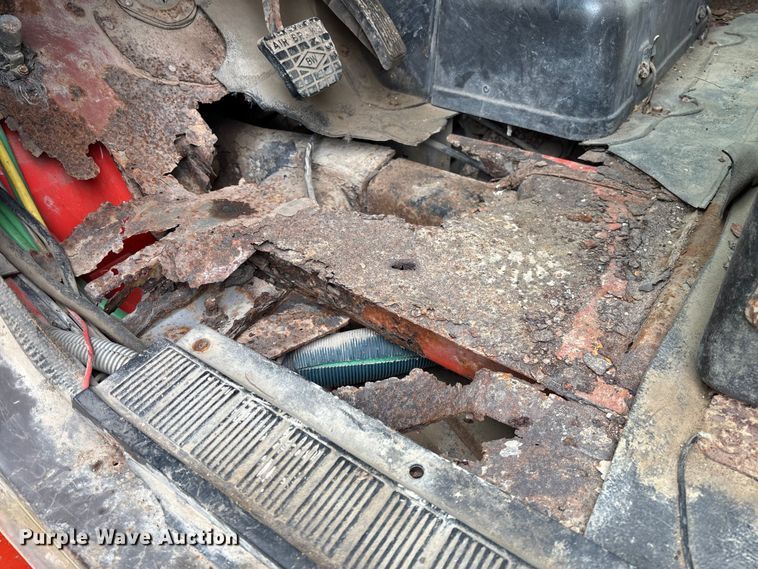 image for item EV3078 1991 International 4900 dump truck